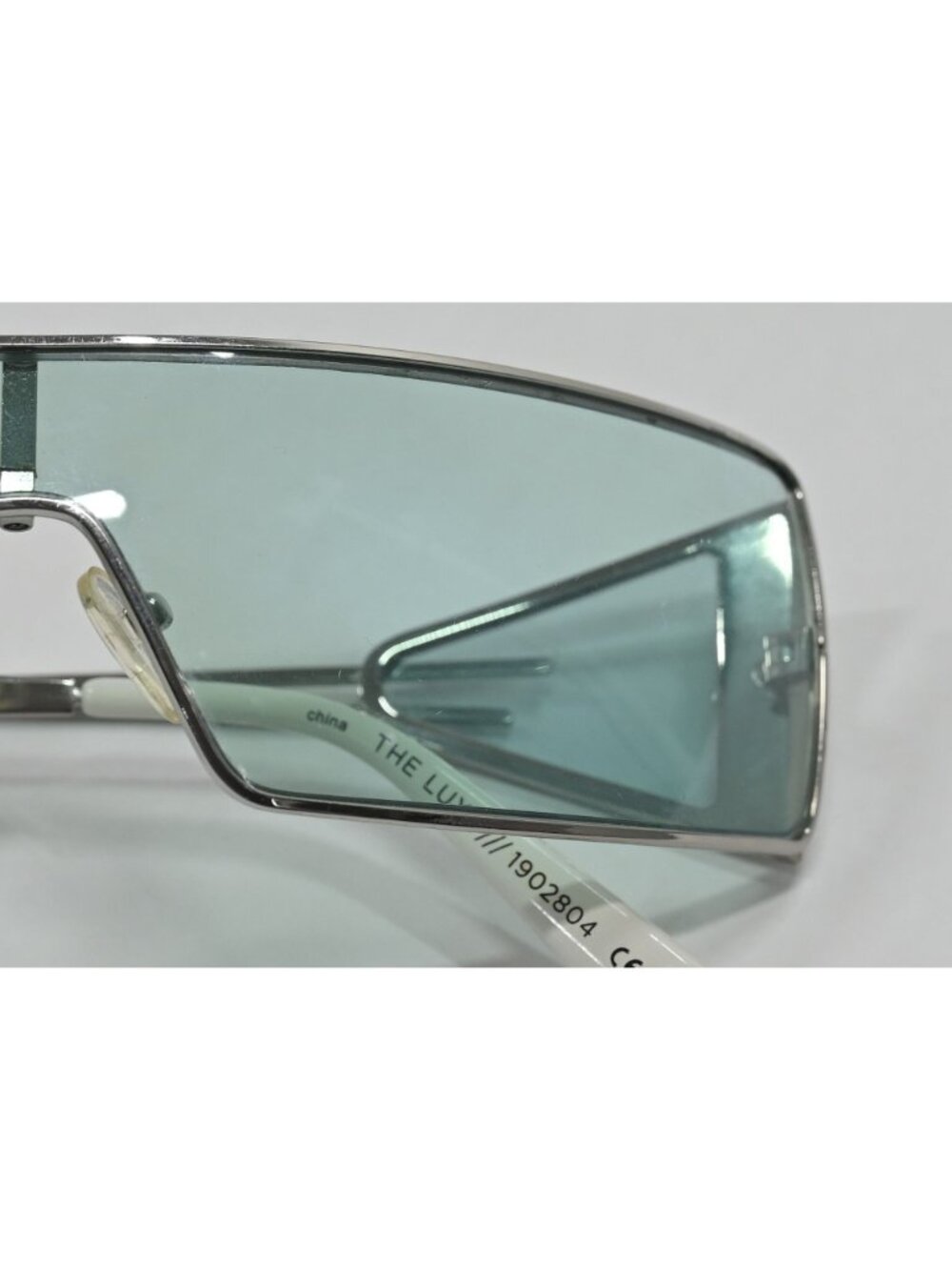 Le Specs Adam Selman The Luxx Squared Sunglasses 1902804 in Silver Blue - Picture 3 of 6